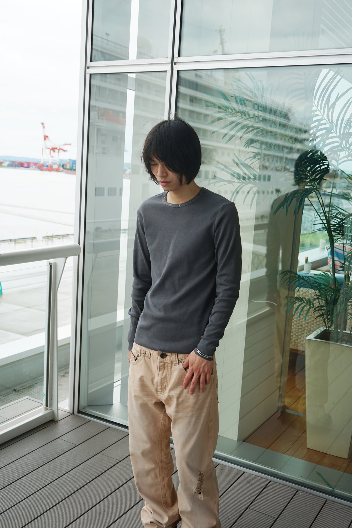 GREY RIVET RIB TOP