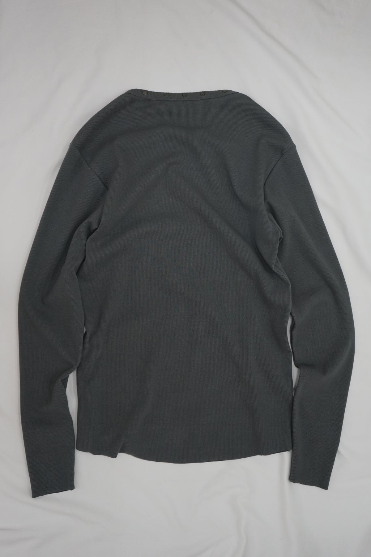 GREY RIVET RIB TOP