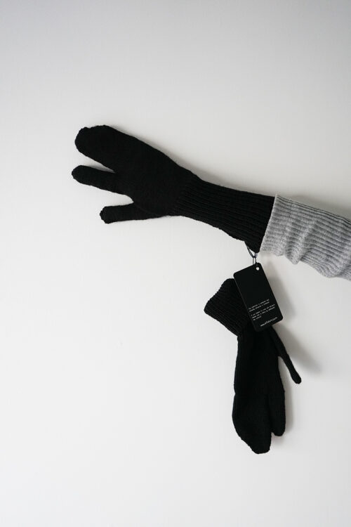 Knitted Tabi Gloves