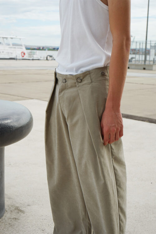 BEIGE SUEDE NYLON RUDDER PANTS