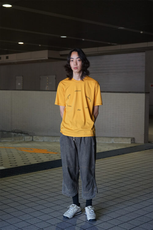 T-shirts in the mirror - Orange