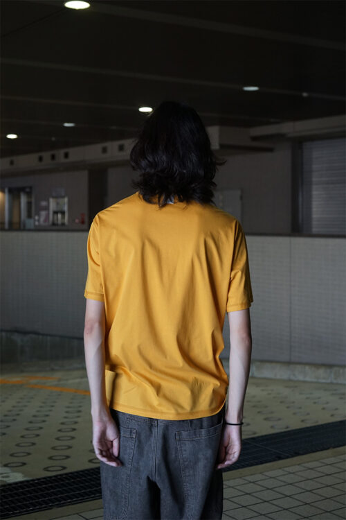 T-shirts in the mirror - Orange