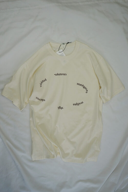 T-shirts in the mirror - White