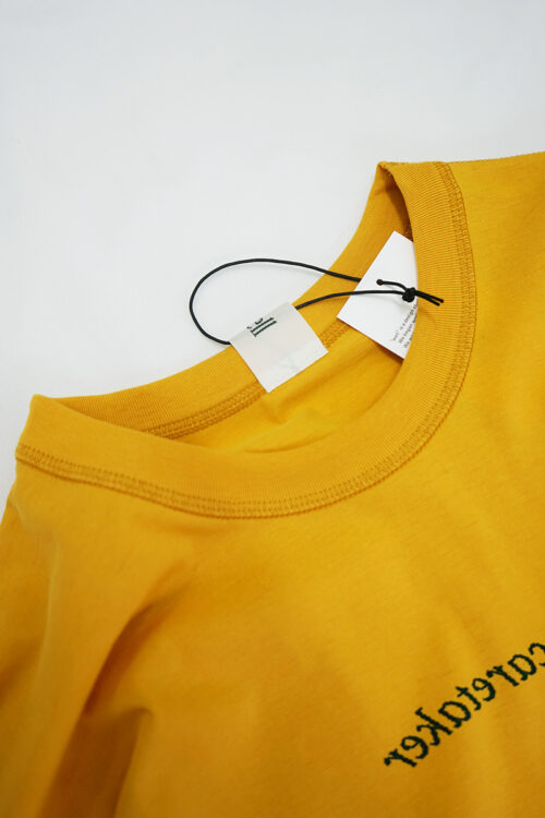 T-shirts in the mirror - Orange