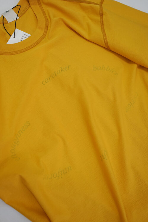 T-shirts in the mirror - Orange