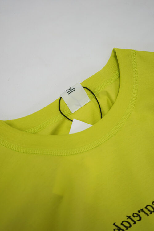 T-shirts in the mirror - Green