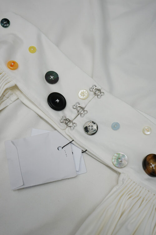 Button belt skirt