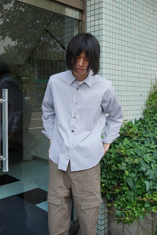 10-buttons shirt