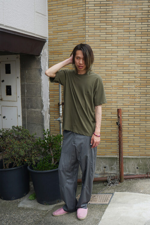 Tilted logo T-shirt Khaki